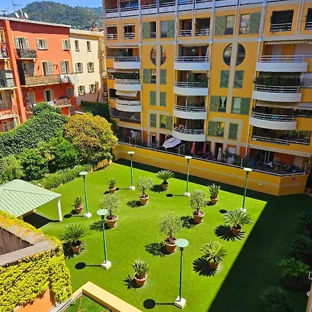 Lumineux En Plein Centre-ville, Avec Terrasse Privee Sur Cour, Situe Place Du Pin Apartment